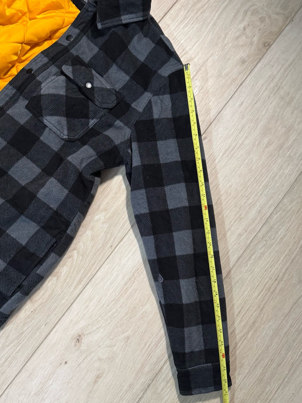 Volcom Men’s Gray/Black plaid flannel insulated shirt jacket coat size Large - Picture 15 of 16